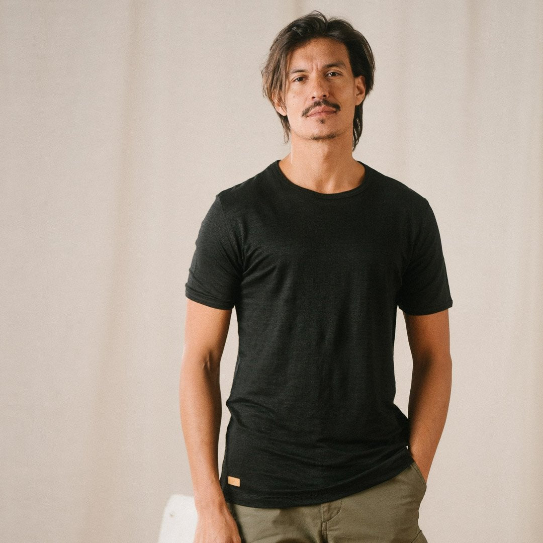 Le t-shirt en lin français homme noir