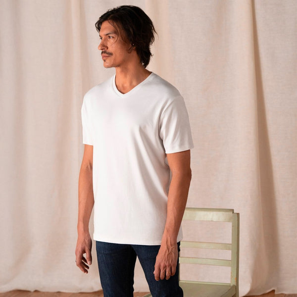 Le t-shirt en coton bio - Col V homme blanc, made in France